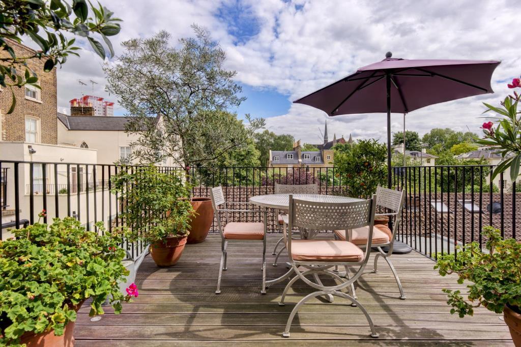 Clarendon Gardens, Little Venice, London, W9 2 bed flat for sale £1,750,000