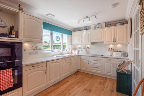 2 Oakbank Place, Crieff, PH7 4JF