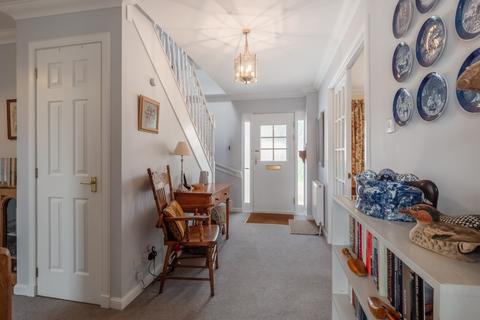 2 Oakbank Place, Crieff, PH7 4JF