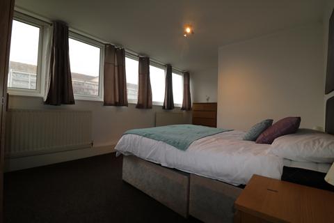 4 bedroom duplex to rent - Hazel Grove, London SE26