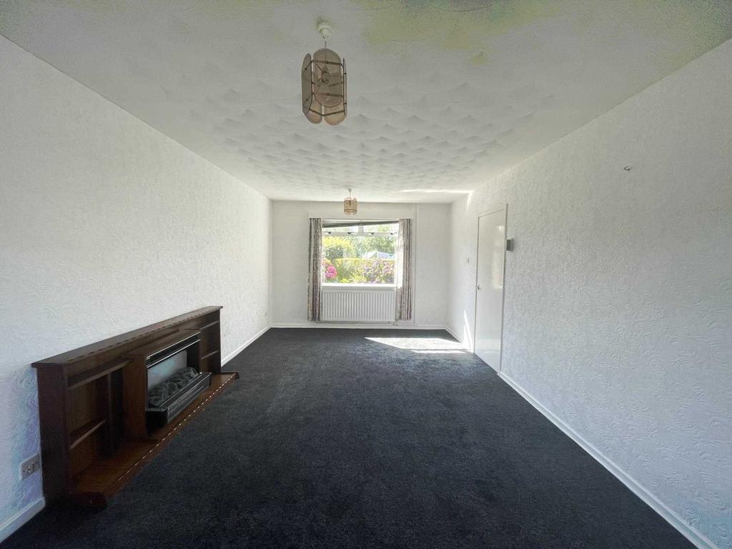 Lang Avenue, Renfrew 3 bed terraced house £850 pcm (£196 pw)