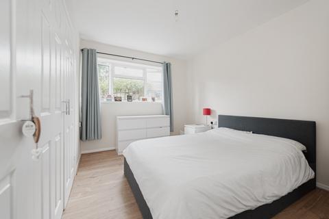 80 Edenside Road, Great Bookham, Leatherhead, KT23 3JE