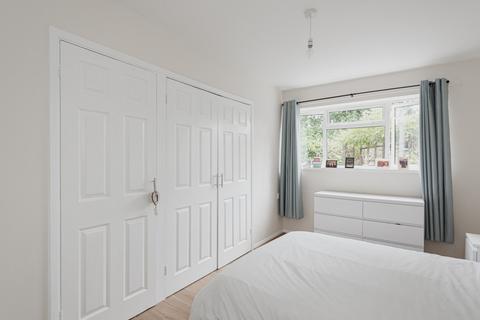80 Edenside Road, Great Bookham, Leatherhead, KT23 3JE