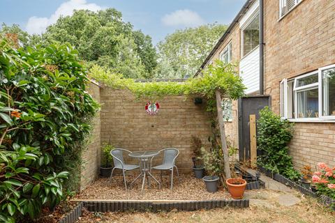 80 Edenside Road, Great Bookham, Leatherhead, KT23 3JE