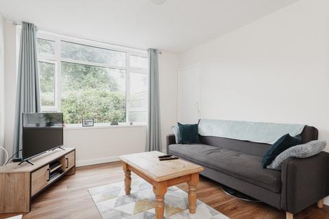 80 Edenside Road, Great Bookham, Leatherhead, KT23 3JE