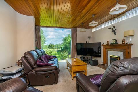 7 Burnham Avenue, Beaconsfield, HP9 2JA