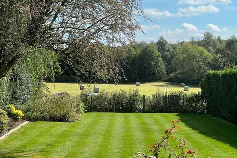 7 Burnham Avenue, Beaconsfield, HP9 2JA
