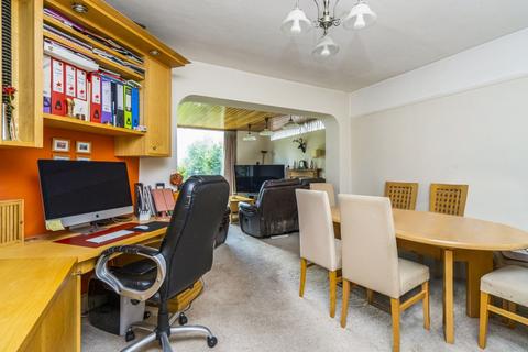 7 Burnham Avenue, Beaconsfield, HP9 2JA