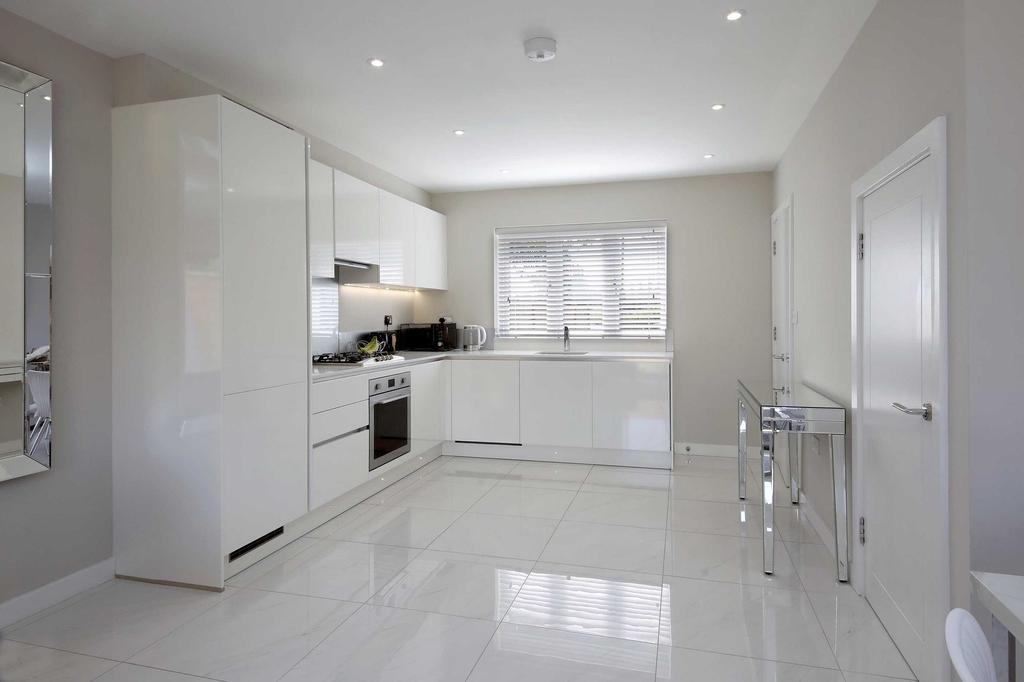 Waller Road, Beaconsfield, HP9 2 bed terraced house for sale £525,000