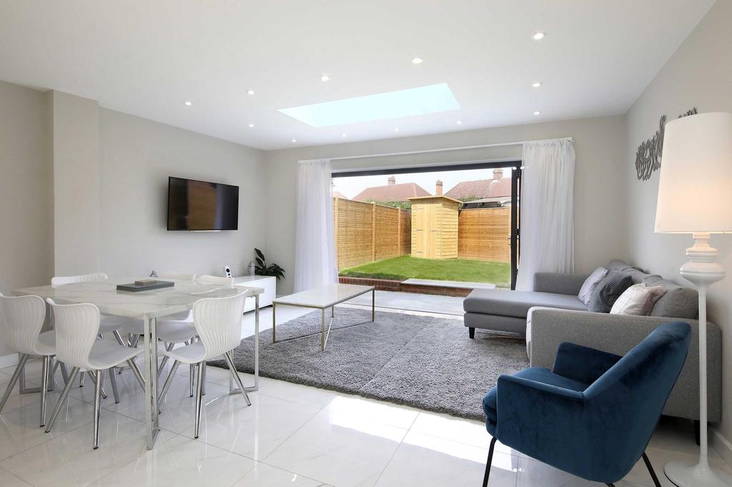 Waller Road, Beaconsfield, HP9 2 bed terraced house for sale £525,000