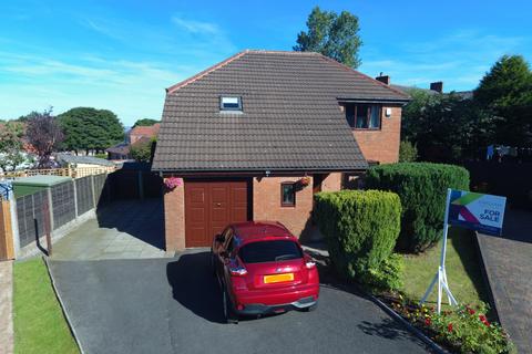 4 bedroom detached house for sale - Spinners Way, Moorside