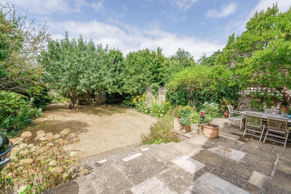 New High Street, Headington, Oxford, OX3 4 bed semidetached house for