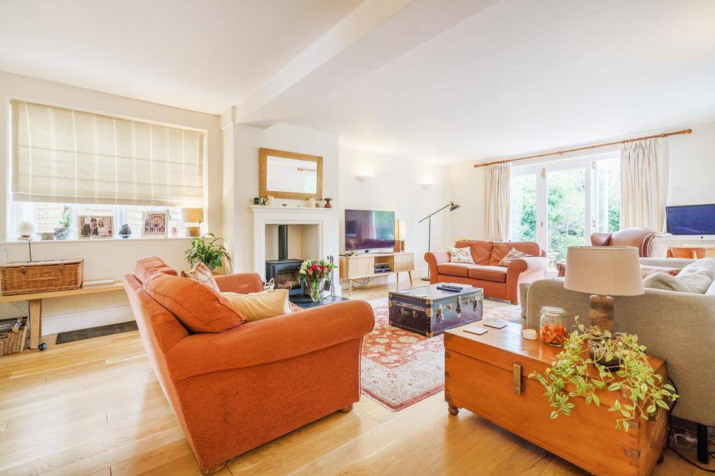 New High Street, Headington, Oxford, OX3 4 bed semidetached house for