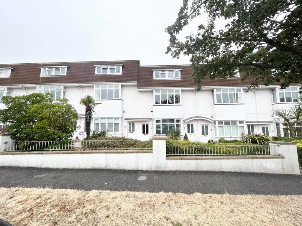 Feversham Avenue, Bournemouth, Dorset, BH8 2 bed £1,350