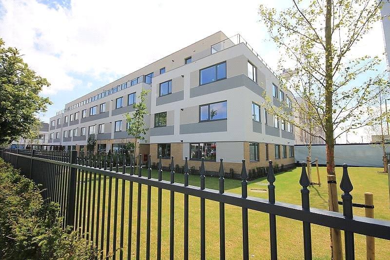 West Plaza, Town Lane, Stanwell... 2 bed apartment £1,250 pcm (£288 pw)