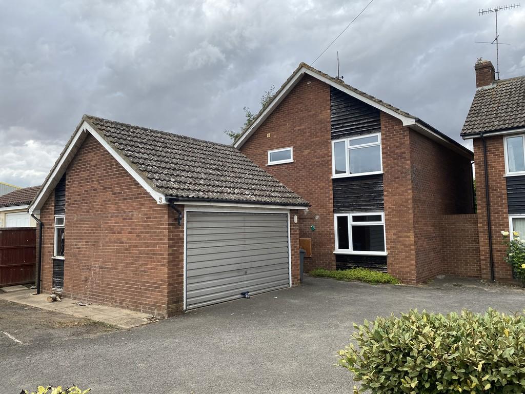 Wickham Market 4 bed detached house £1,100 pcm (£254 pw)