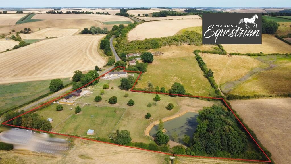 Scamblesby, Lincolnshire Wolds 4 bed equestrian property for sale £