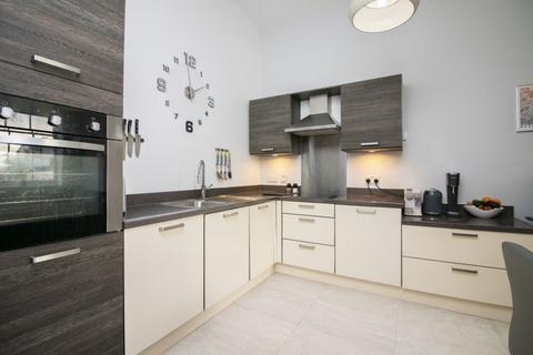 2 bedroom apartment to rent, Empire House, Mount Stuart Square, Cardiff