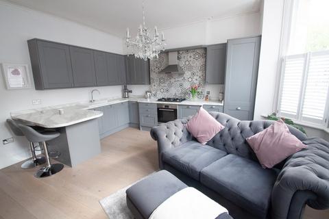 1 bedroom ground floor flat for sale - Marine Avenue, Westcliff-on-Sea