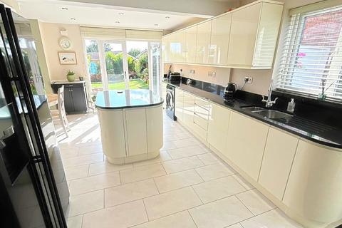 4 bedroom detached house for sale, Orchard Place, Ledbury