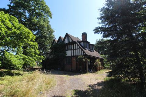 5 bedroom manor house for sale - Murrays Lane, Byfleet