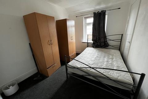 82 Cuthbert Avenue, Durham, DH1 2ED