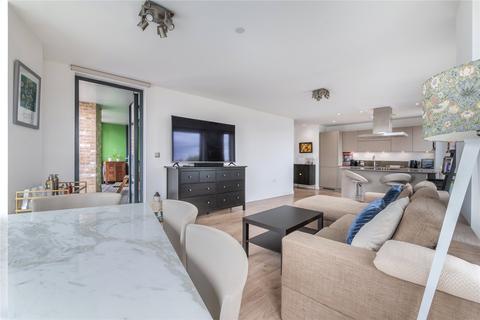 Flat 1801, Roosevelt Tower, 18 Williamsburg Plaza, London, E14 9NW