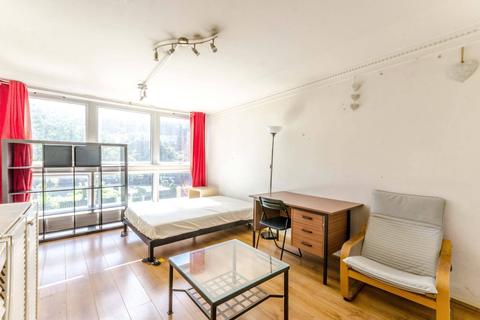 3 bedroom flat to rent - Cyrus Street, Islington, London, EC1V