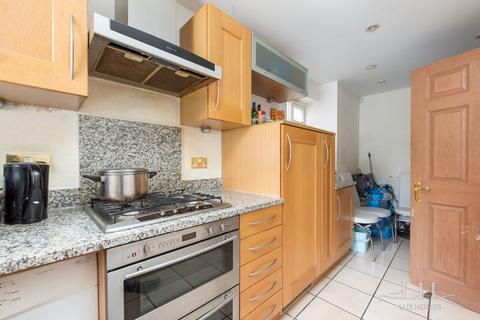 27 The Rye, London, N14 4LX