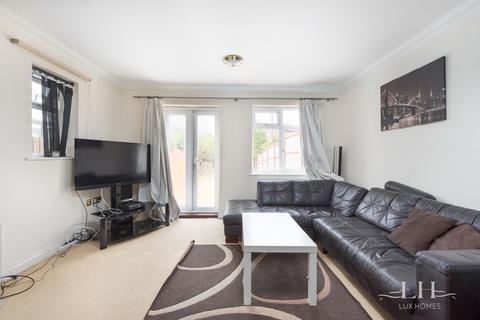 27 The Rye, London, N14 4LX
