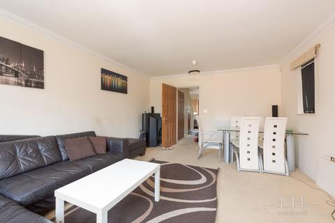 27 The Rye, London, N14 4LX
