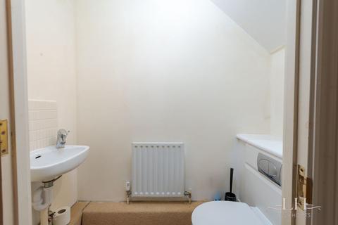 27 The Rye, London, N14 4LX