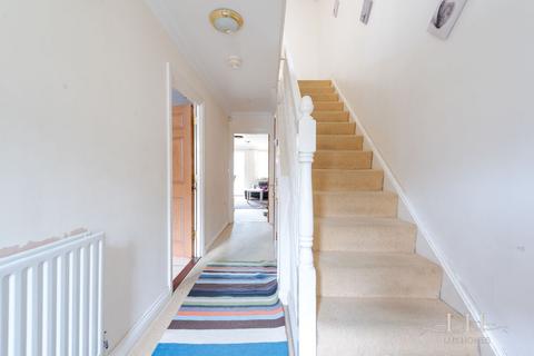 27 The Rye, London, N14 4LX