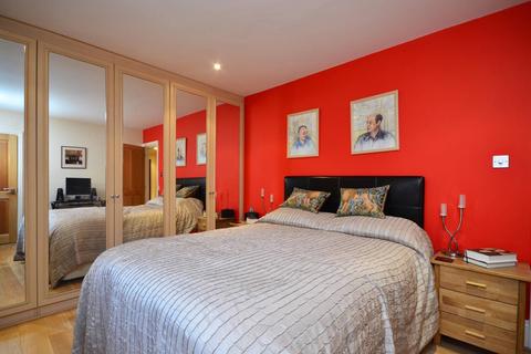 2 bedroom flat to rent - Royal Drive, Friern Barnet, London, N11