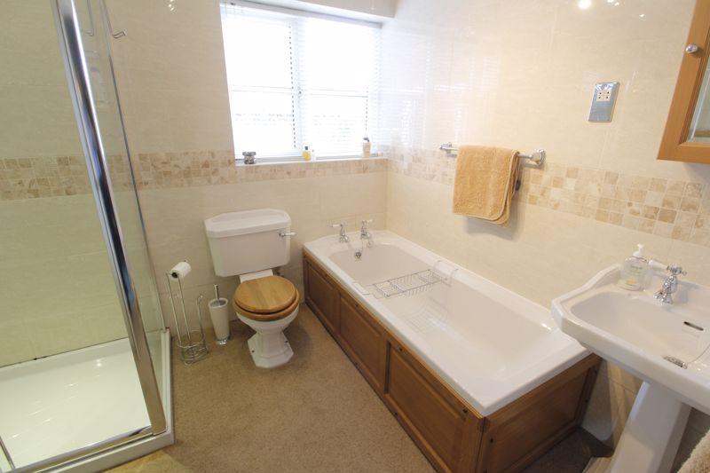 Bath/Shower/WC