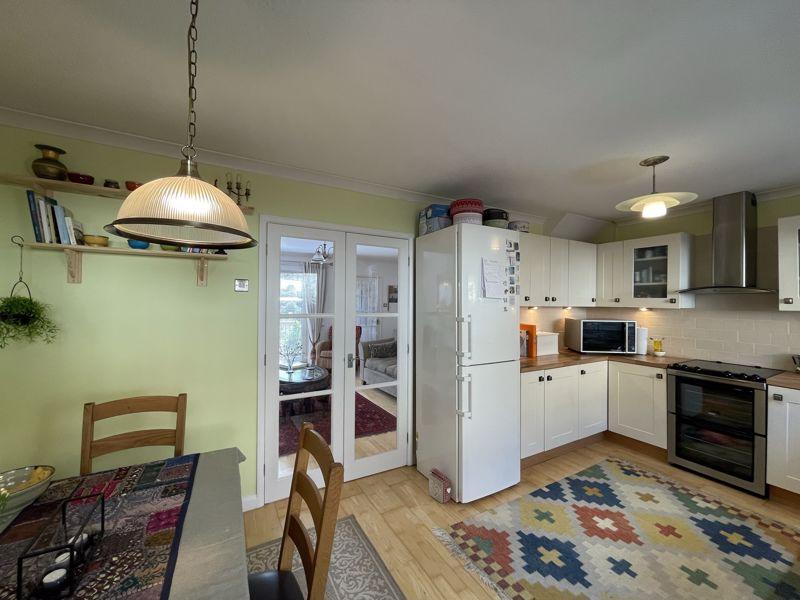 Kitchen / Dining...