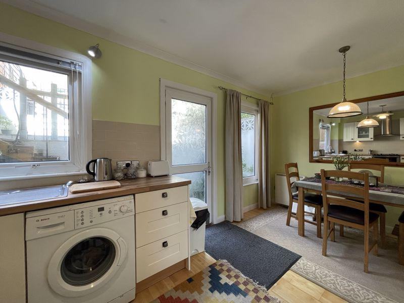 Kitchen / Dining...