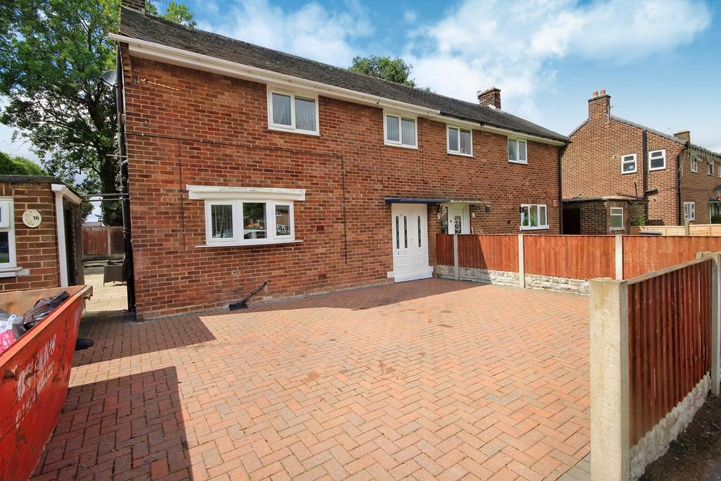 b Drive, Burtonwood, Warrington, WA5 4 bed semidetached house £