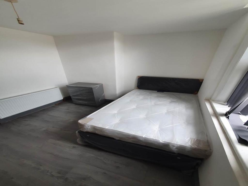 29 Pemberton Drive, Bradford, 1 bed in a house share £450 pcm (£104 pw)