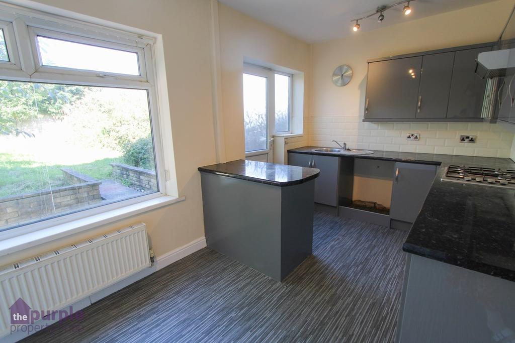 Lawefield Crescent, Swinton... 3 bed semidetached house £250,000