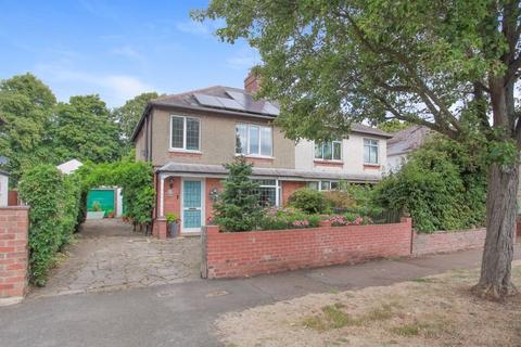 3 bedroom semi-detached house for sale, 22 Farmfield Road, Banbury