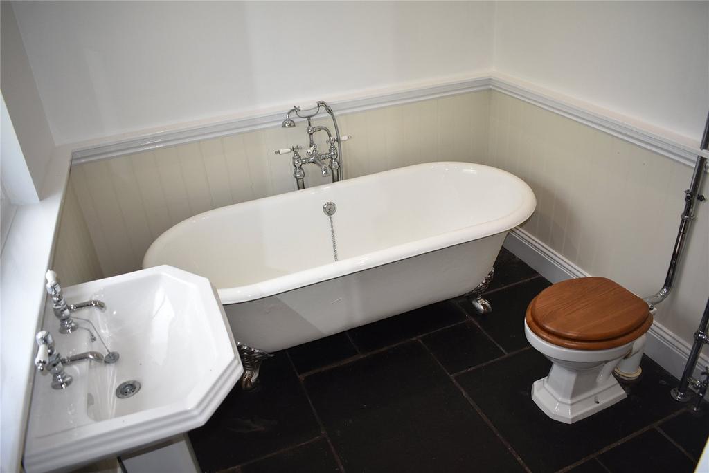 Turls Hill Road, Coseley, Bilston... 3 bed terraced house £895 pcm (£