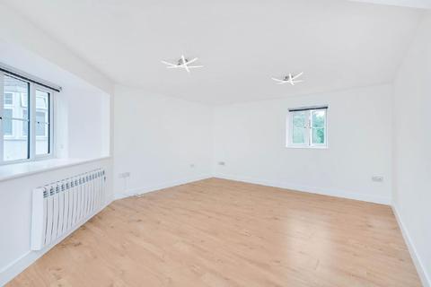 2 bedroom flat for sale - Cannon Close, Raynes Park