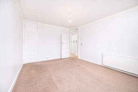 4 bedroom flat for sale, The Market Place, London NW11