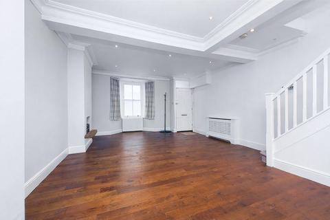 4 bedroom terraced house to rent, Trott Street, Battersea