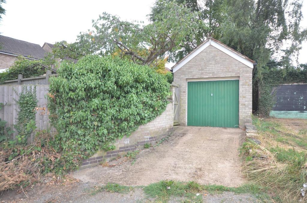 Dunkirk Avenue, Desborough, Kettering 4 bed detached house £325,000