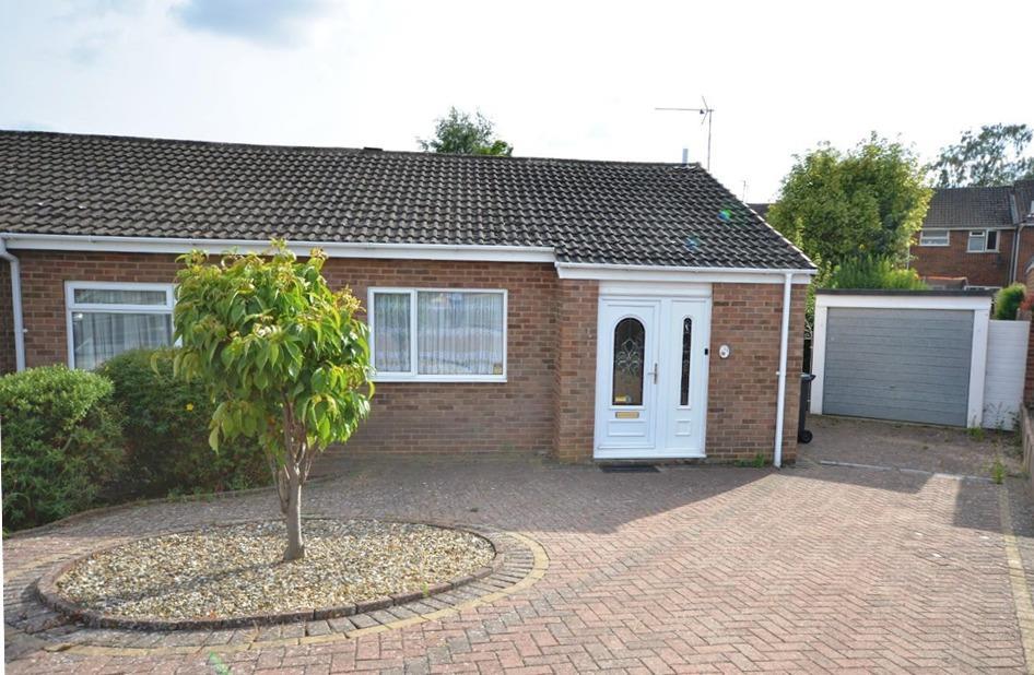 Cabot Close, Rothwell, Kettering 2 bed semidetached bungalow for sale £239,950