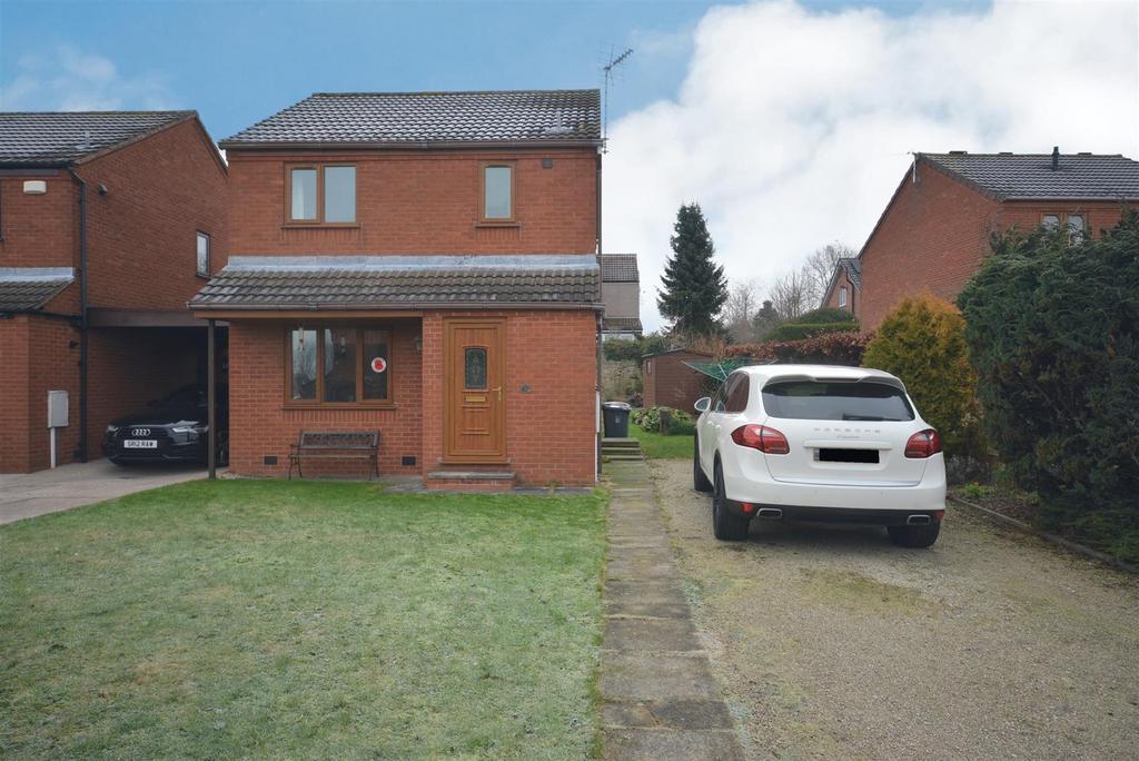 Old Hall Close, Pilsley, Chesterfield, S45 8JD 3 bed detached house £