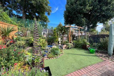 16 Alpine Grove, Hollingwood, Chesterfield, S43 2JD