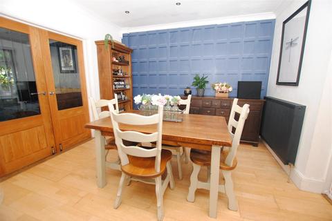 53 Ashgate Avenue, Chesterfield, S40 1JD